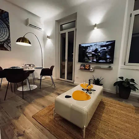 Premium Duomo Metro1, Comolake Trains11 מילאנו