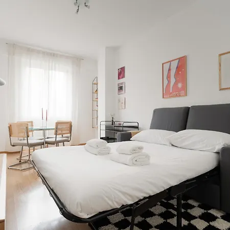 Apartamento Guesthost - Cozy Flat Near Gorla M1 Milán