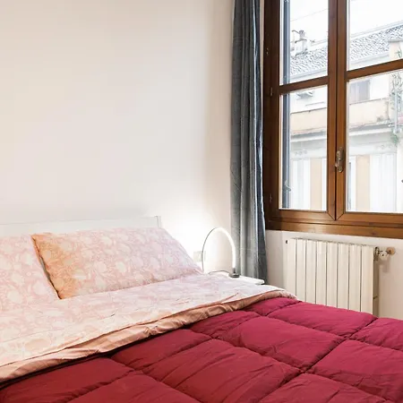 Near Station And Porta Venezia Apartment Milan