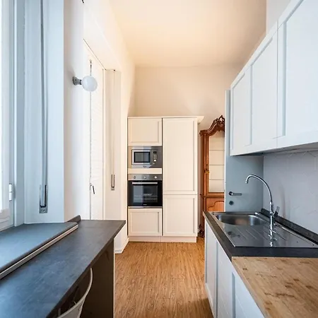 Appartement Elegant 3br 15 Min Walk To The Duomo, 2 Min To Sempione Milan