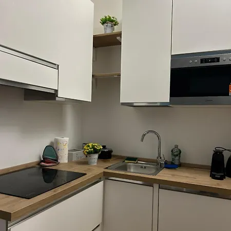 Apartment Metro Piazza Repubblica, 8 Min Walk To Station Milan