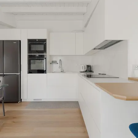 Guesthost - Cozy Porta Vittoria Area Apartment