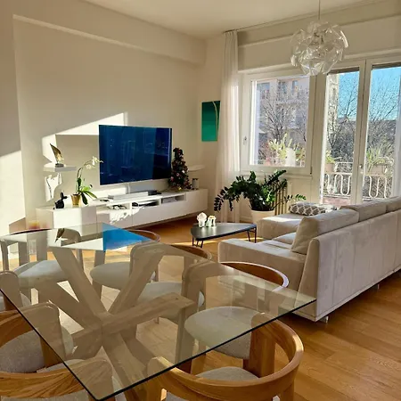Apartament Casa Oriani - Modern In The Heart Of