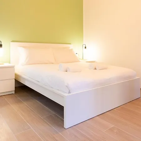 I-host - Sangro * Milan