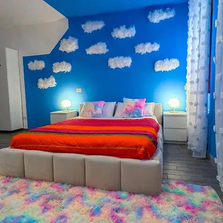 Cloud House - Gorla M1 Red Metro Station Milán