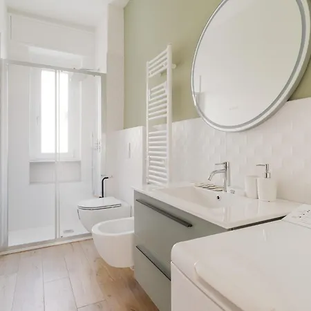 Апартаменты Guesthost - Bright Comfy Милан