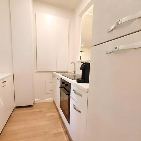 Chic Liberty Flat In Porta Venezia Center, Subway 1 Min, Ac, Wifi Apartment *