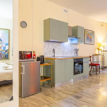 - Spacious And Bright Apartment, Elegant Area Appartamento