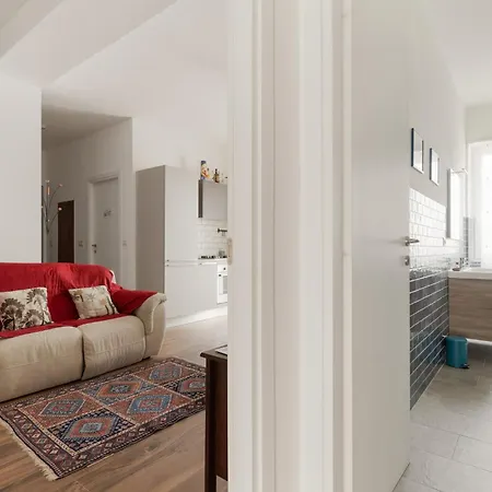 Guesthost - Cenisio Cozy Flat Near Mm5 Apartment Milan