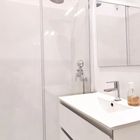 Brand New Connected To Two Metro Lines