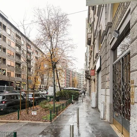Guesthost - Bright Flat Near Stazione ميلان