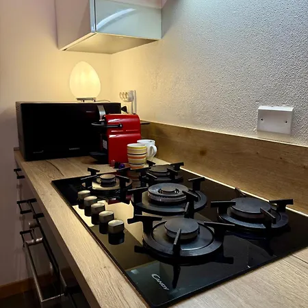 Luro - Suzzani 98 Apartman Milánó