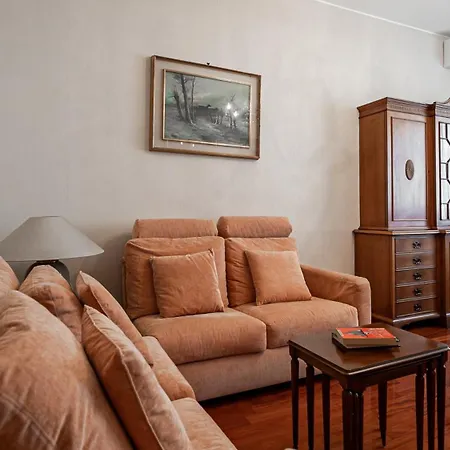 Italianway Easy - Strambio 8 * Milán