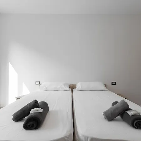 San Siro 700 M - 20 Min - Apt2 * 밀라노