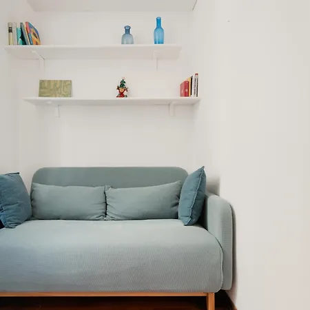 Apartamento Guesthost - M5 Isola Comfy Milán