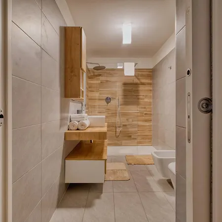 Hostmate - - Ulpio Traiano Apartman *