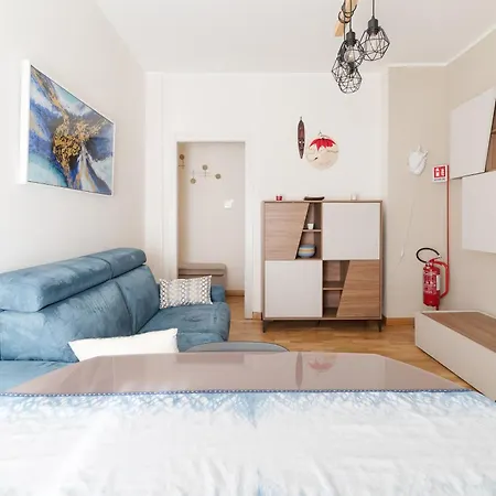 アパート Guesthost - Stylish Flat In Navigli District *