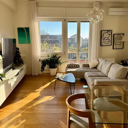 Apartament Casa Oriani - Modern In The Heart Of