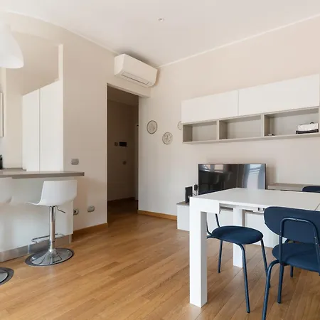 Guesthost - Bright Gambara