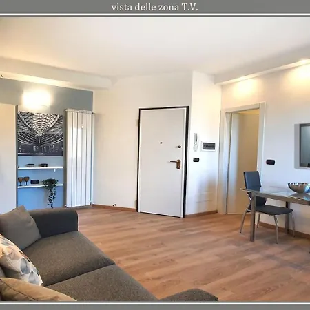 Etienne's Comasina *