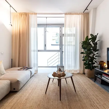 Nestco The Townhouse Jenner Apartment
