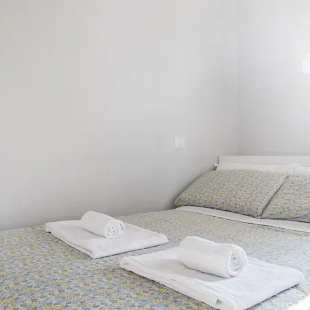 Navigli - Leo Brothers - Tibaldi 14 * Milano