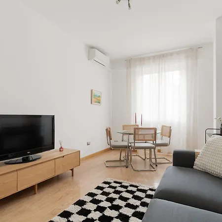 Guesthost - Cozy Flat Near Gorla M1 * Milán