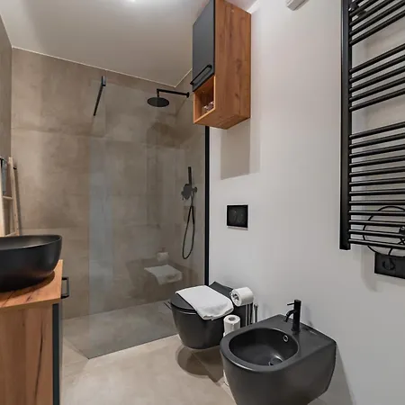 דירה 9 Min Walk From Porta Nuova, Design And Elegance *