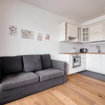 Апартаменты Just Urban - Bright 2br With Terrace 10 Min M4 To Duomo