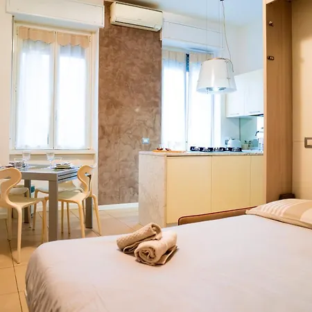 Porta Romana Executive - Fast Wifi Metro Apartmán *