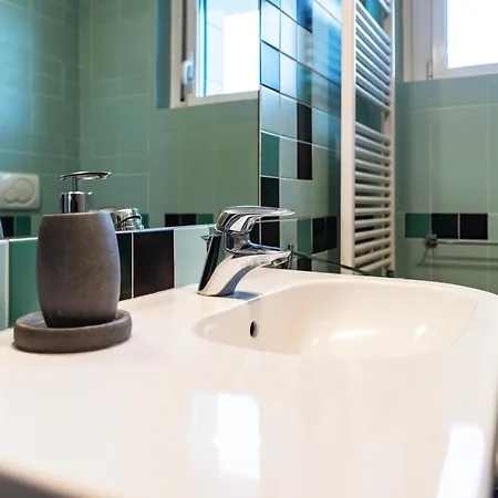 Youhosty-mezzofanti 24 Apartment