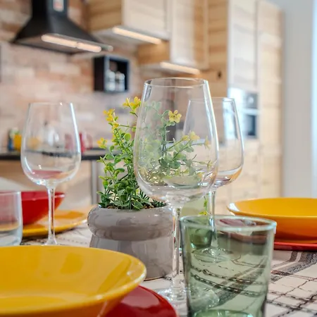 Guesthost - Relaxing Wooden * 米兰