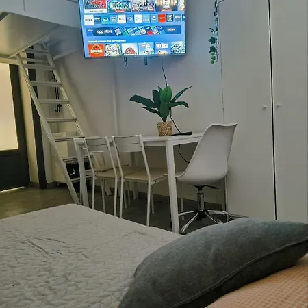 Design Loft A 10 Min Dal Duomo - Metro Brenta