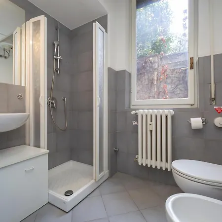 Comfortable And Quiet Near M4 Metro Apartment Milan