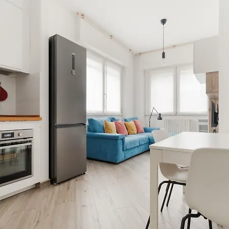 Guesthost - Lovely Flat Near Frattini M4 Mediolan
