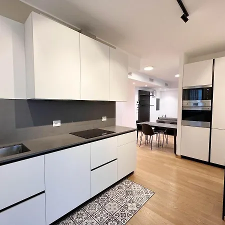 Daire Luxury With Panoramic Terrace And Skyline View