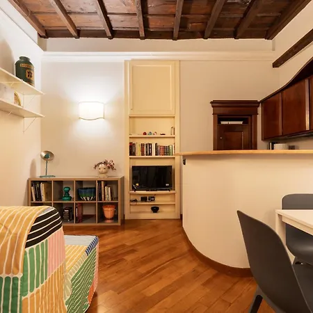 Guesthost - Comfy Flat Near Ospedale Policlinico Apartmán