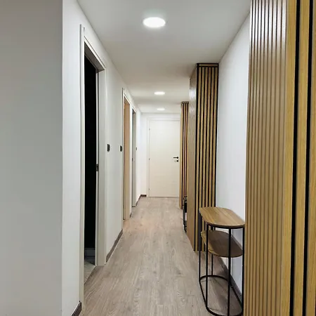 Corner House Апартаменты *