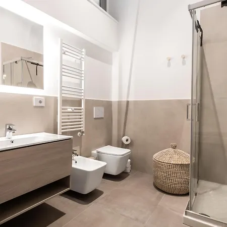 Nestco The Townhouse Jenner Apartment