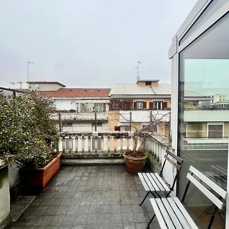 Sunny Lägenhet Milano