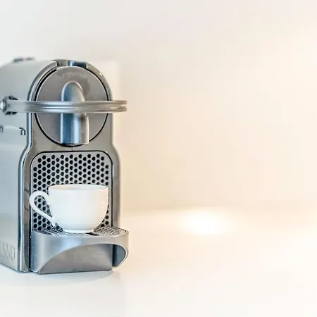 Luminoso E Ristrutturato Con Doppio Balcone E Wifi