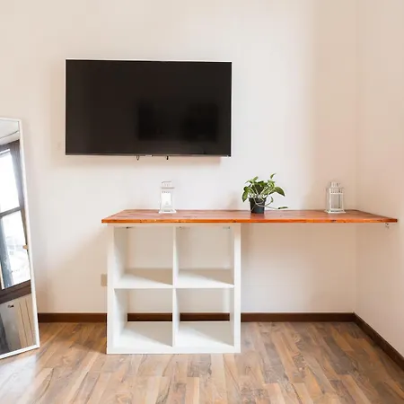 Near Station And Porta Venezia Apartment *