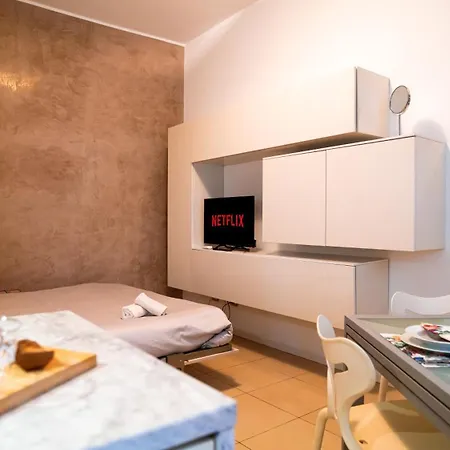 Porta Romana Executive - Fast Wifi Metro Apartmán