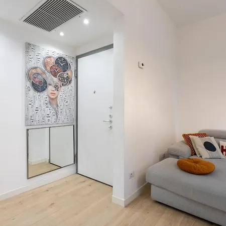 Bartolini Modern 2 Bedrooms By Halldis