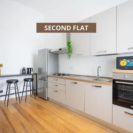 Duomo 7 Min - Two Independent Flats With Parking Apartment *