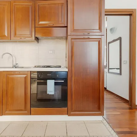 Apartamento Guesthost - M5 Isola Comfy *