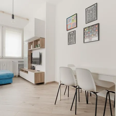 Guesthost - Lovely Flat Near Frattini M4 * Mailand