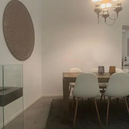Apartament V13 *