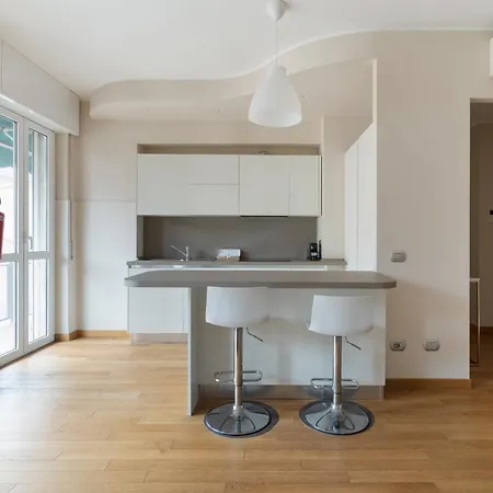 Guesthost - Bright Gambara ميلان