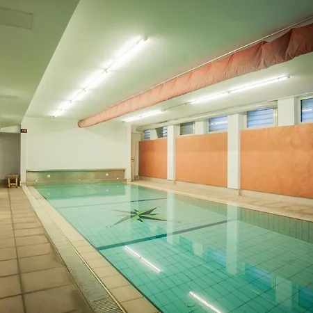 Design And Wellness With Pool And Gym Milaan